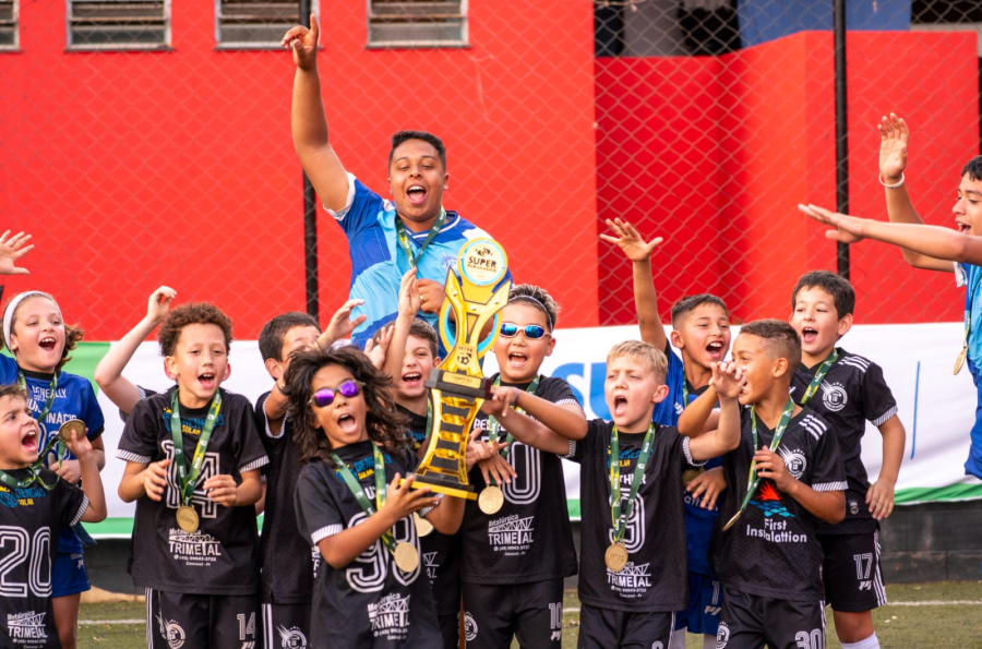 Camisa 10 de Cascavel Conquista o Título no Super Paranaense de Base em Londrina